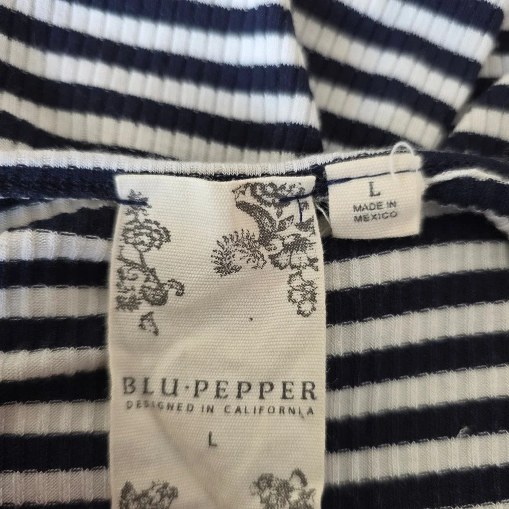 Blu‎ Pepper Ruffle Sleeve Top Womens Large Navy White Striped Bow Back Ribbed